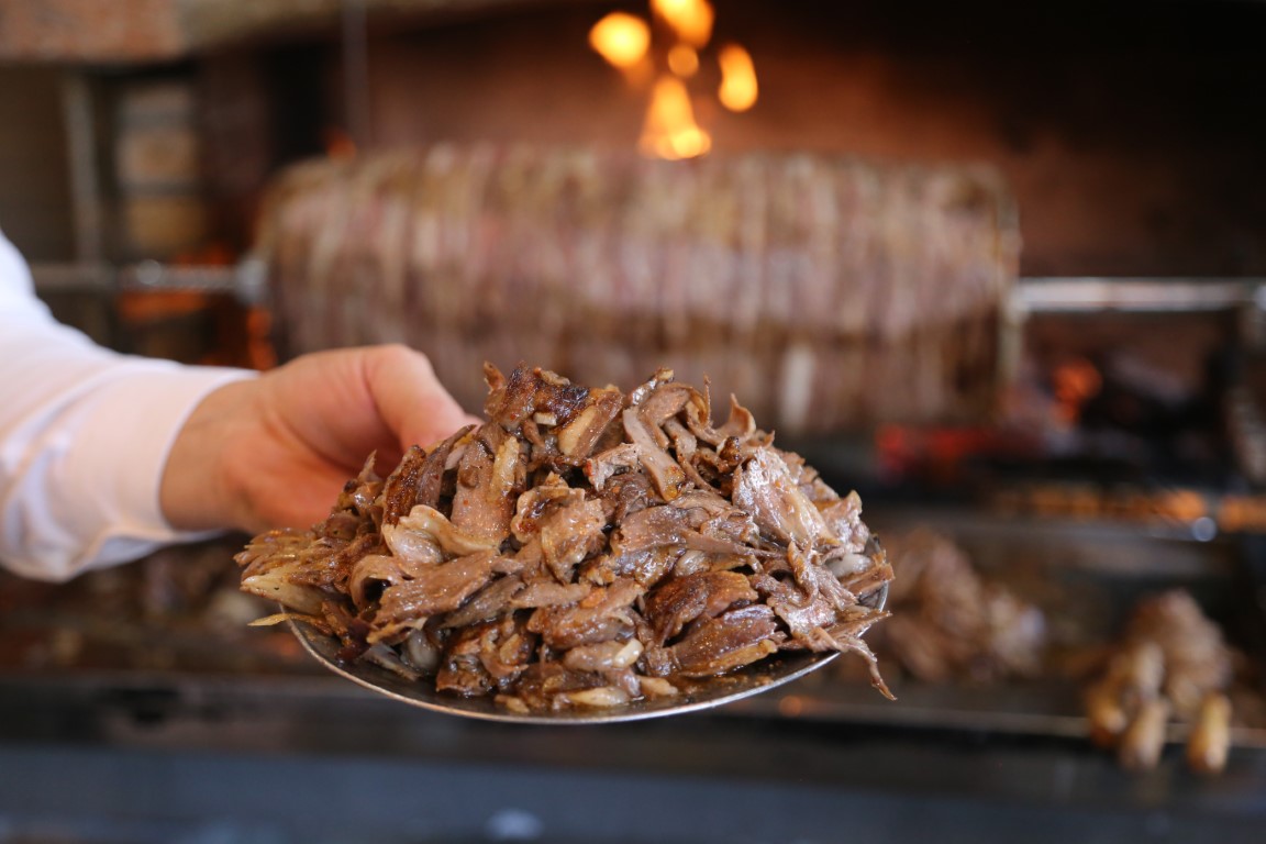 Cağ kebabını kavanozla dünyaya gönderiyor