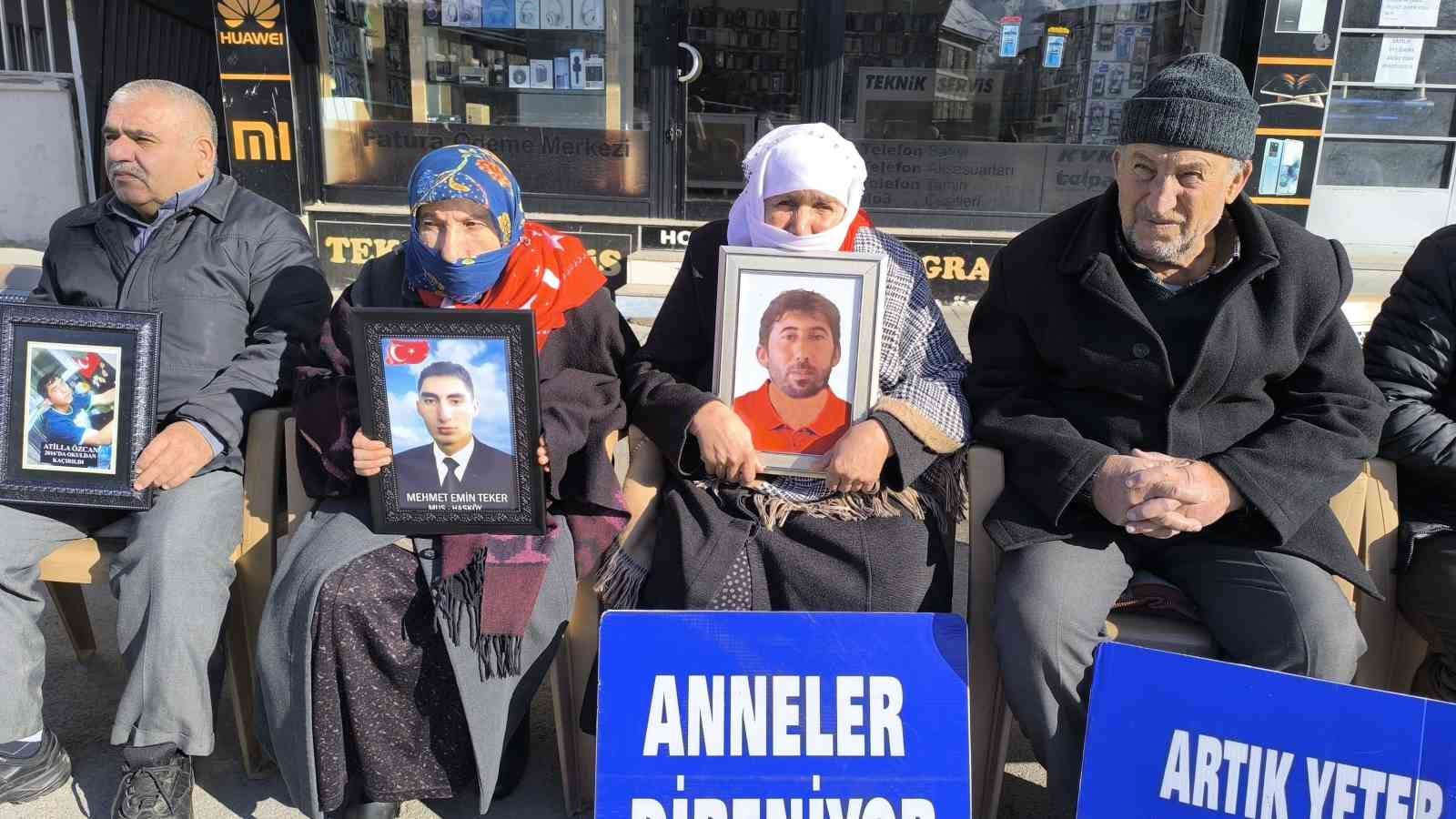 Evlat nöbetindeki anneler yeni yıldan umutlu