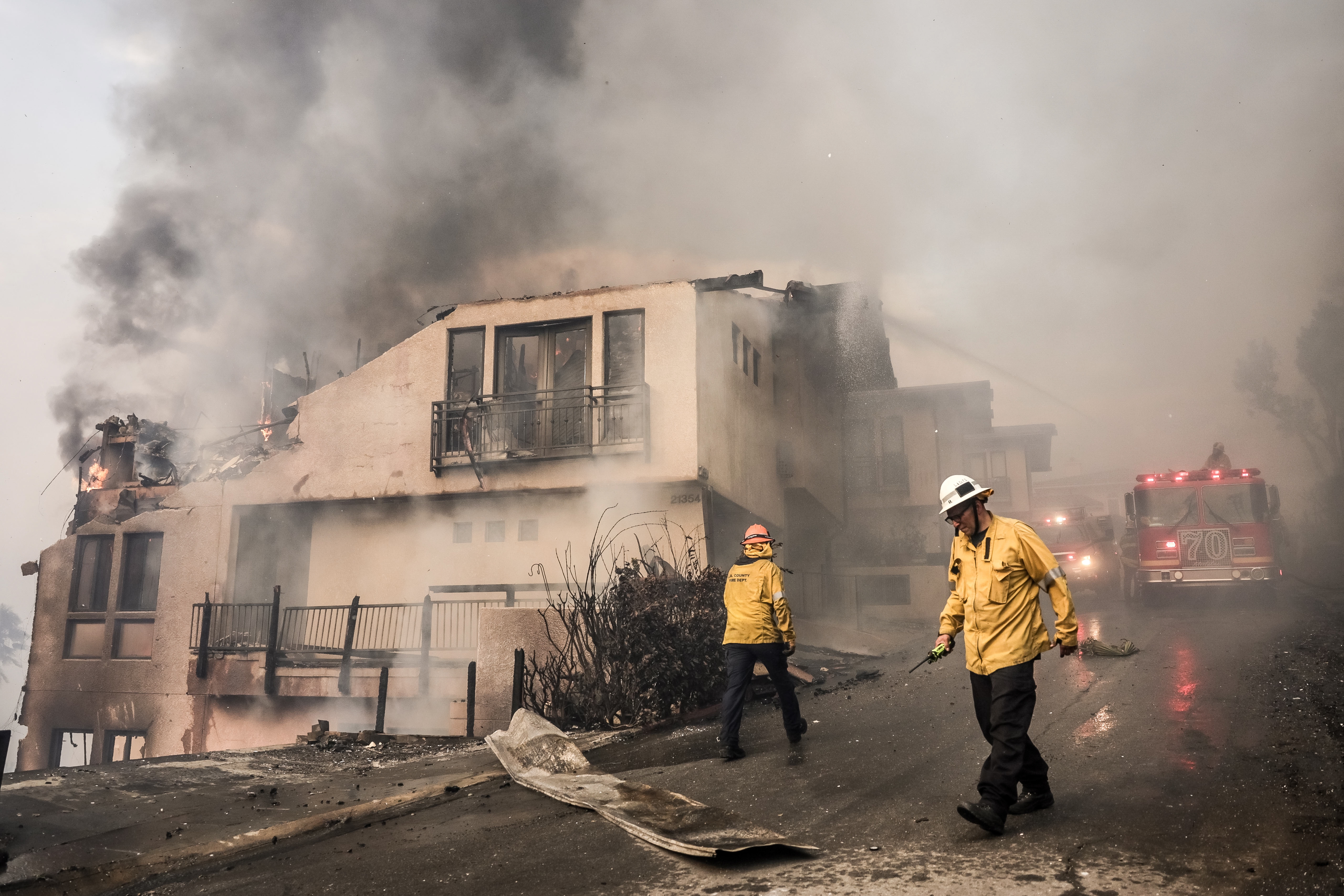 California’daki orman yangınlarında 2 kişi hayatını kaybetti