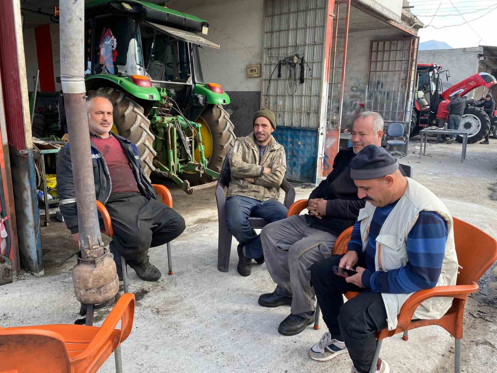 Osmaniye Ferdi Tayfur’a belediye hoparlörlerinden şarkısını çalarak veda etti