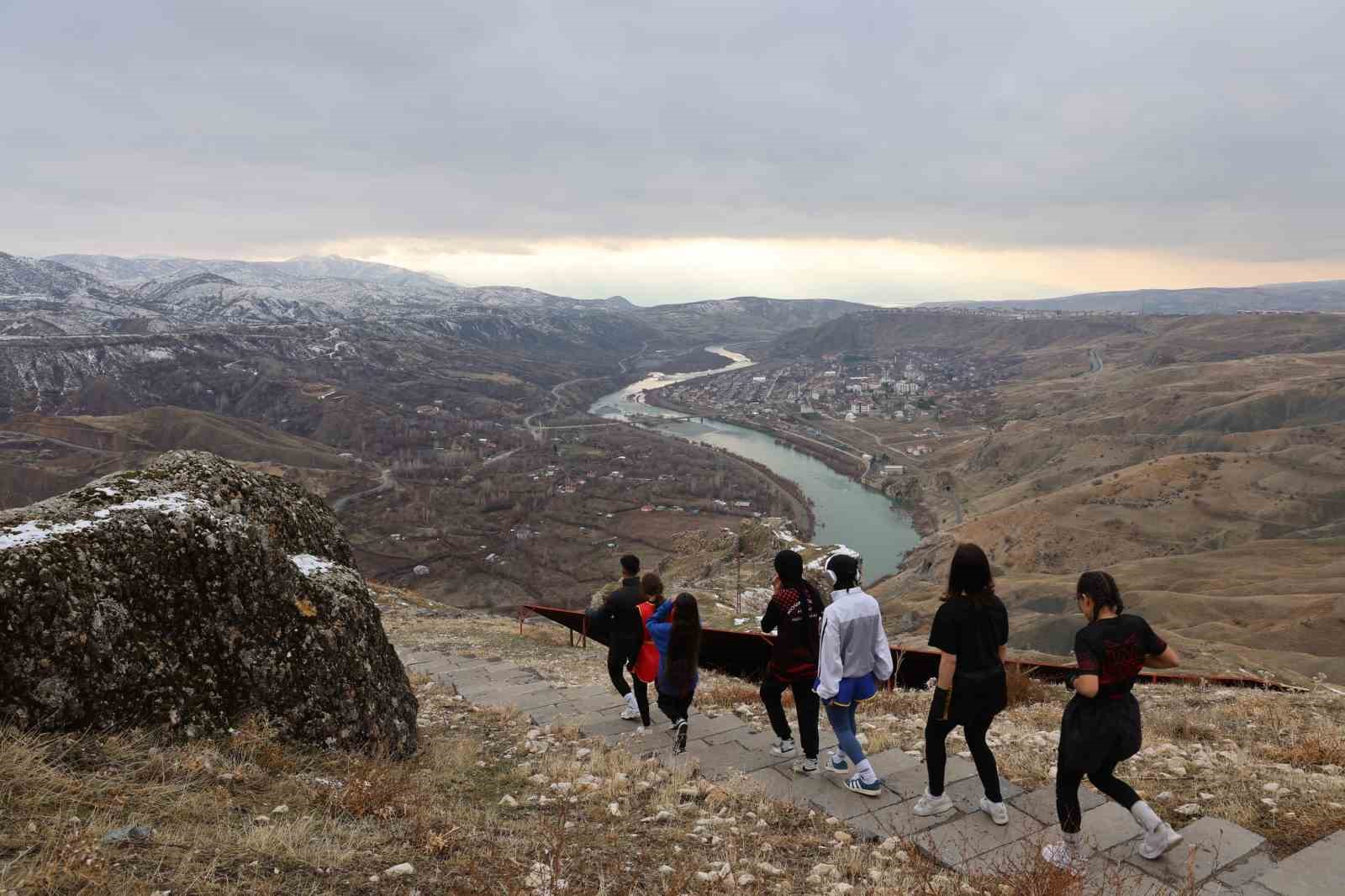 Dağların zirvesinden madalya kürsüsüne