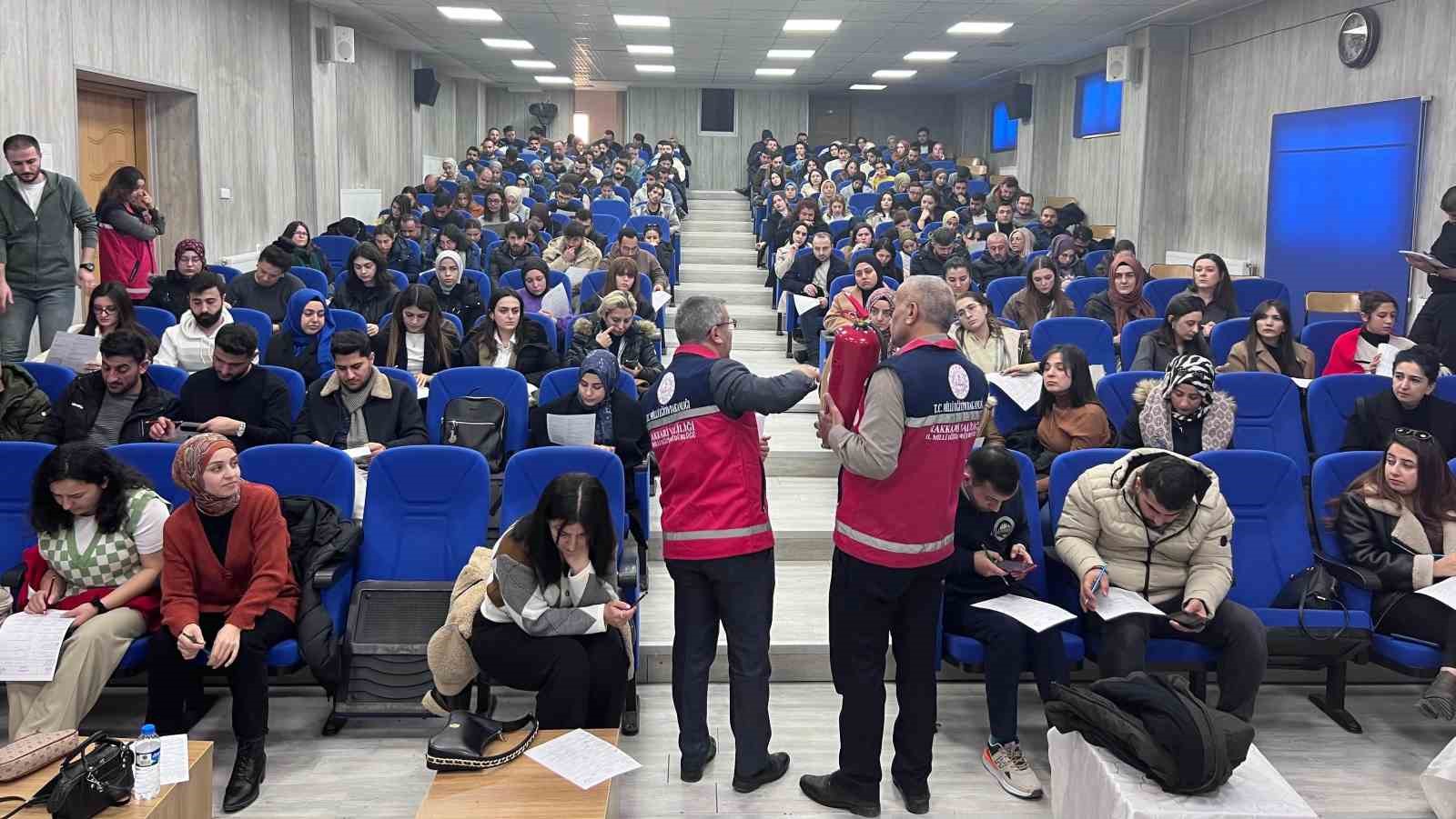 Hakkari’ye yeni atanan öğretmenlere seminer