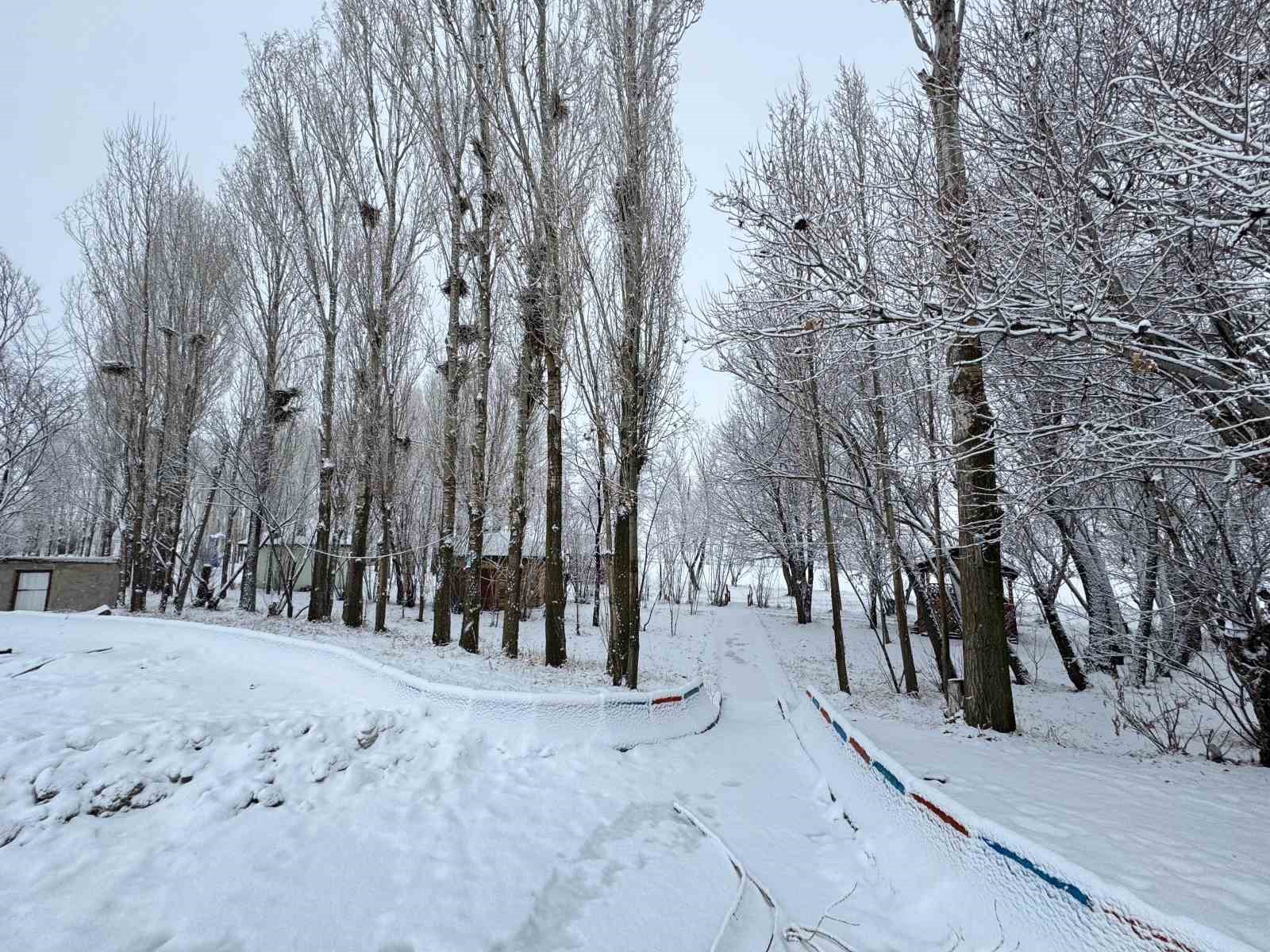 Ağrı dondu: Eksi 15’i gördü