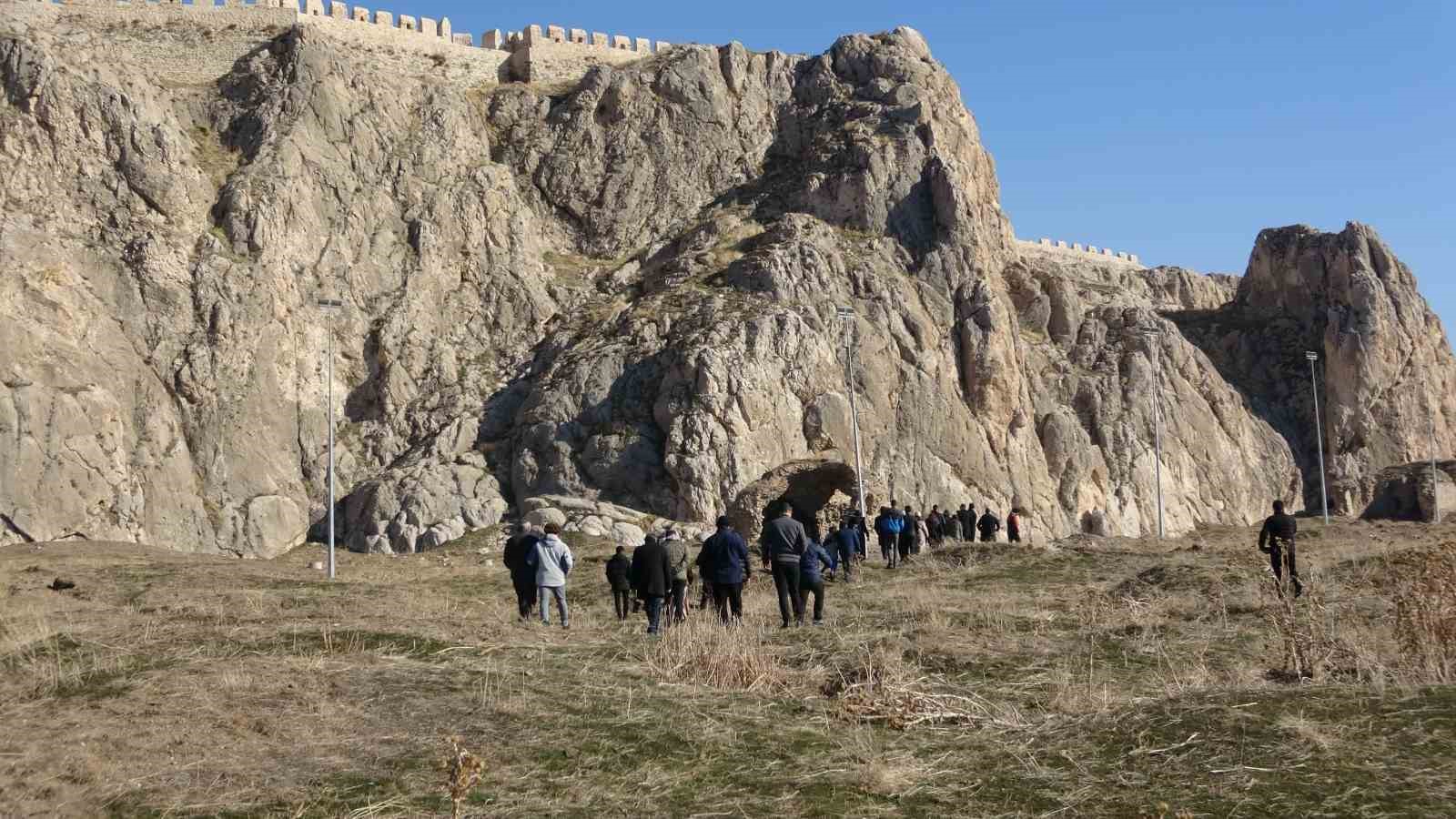 Eski Van Şehri’nde geçmişin izlerine yolculuk