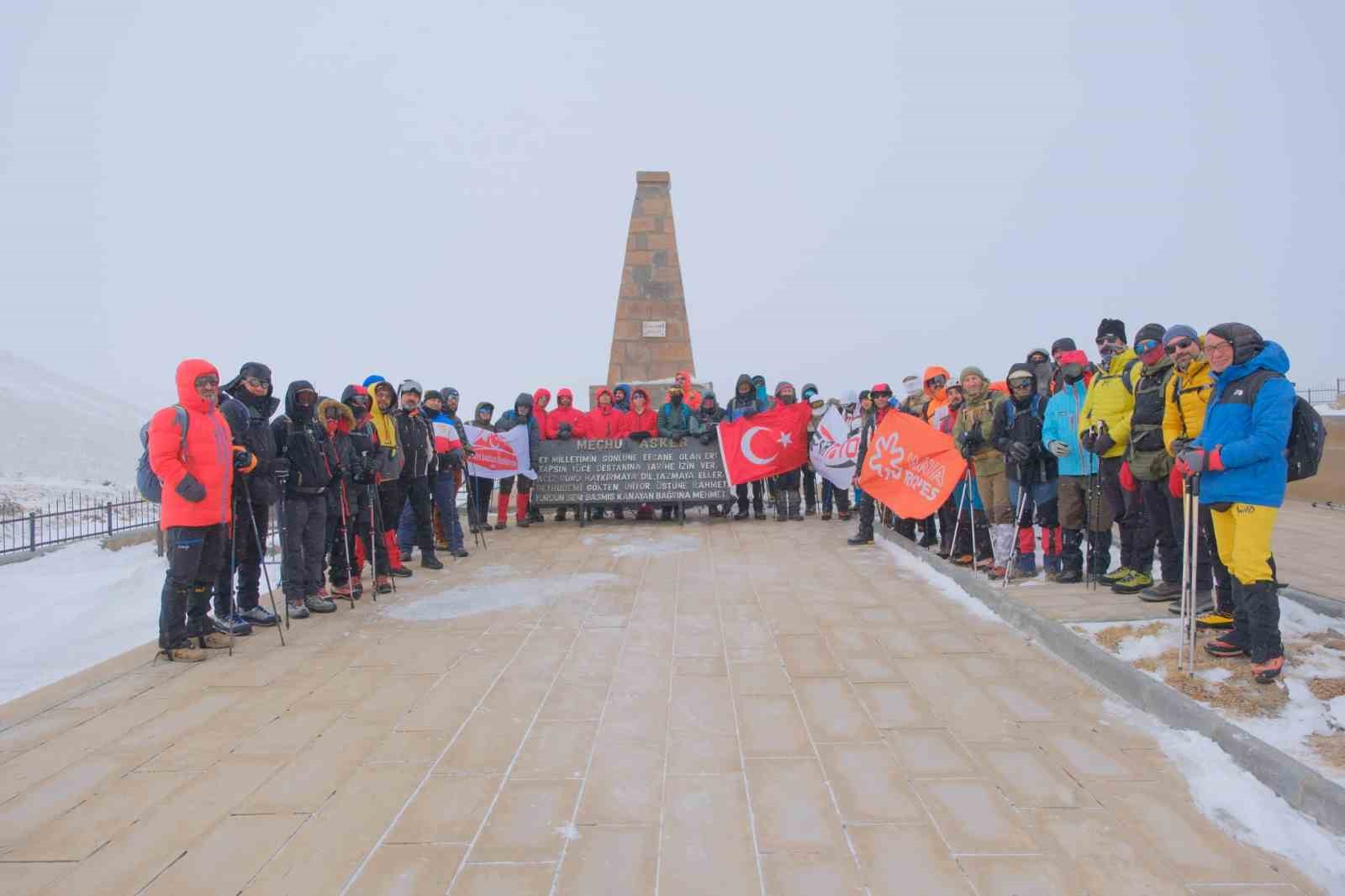 Sarıkamış şehitleri için Allahuekber Dağı’na tırmanış