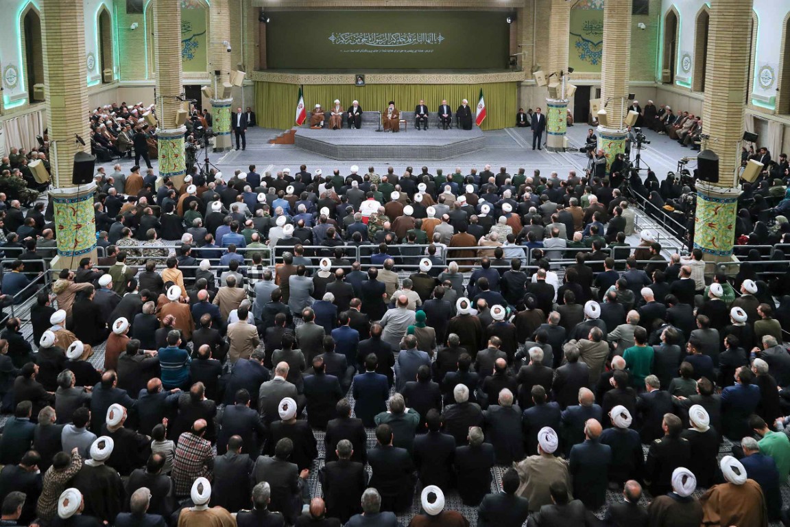 İran dini lideri Hamaney'den hükümete uyarı!