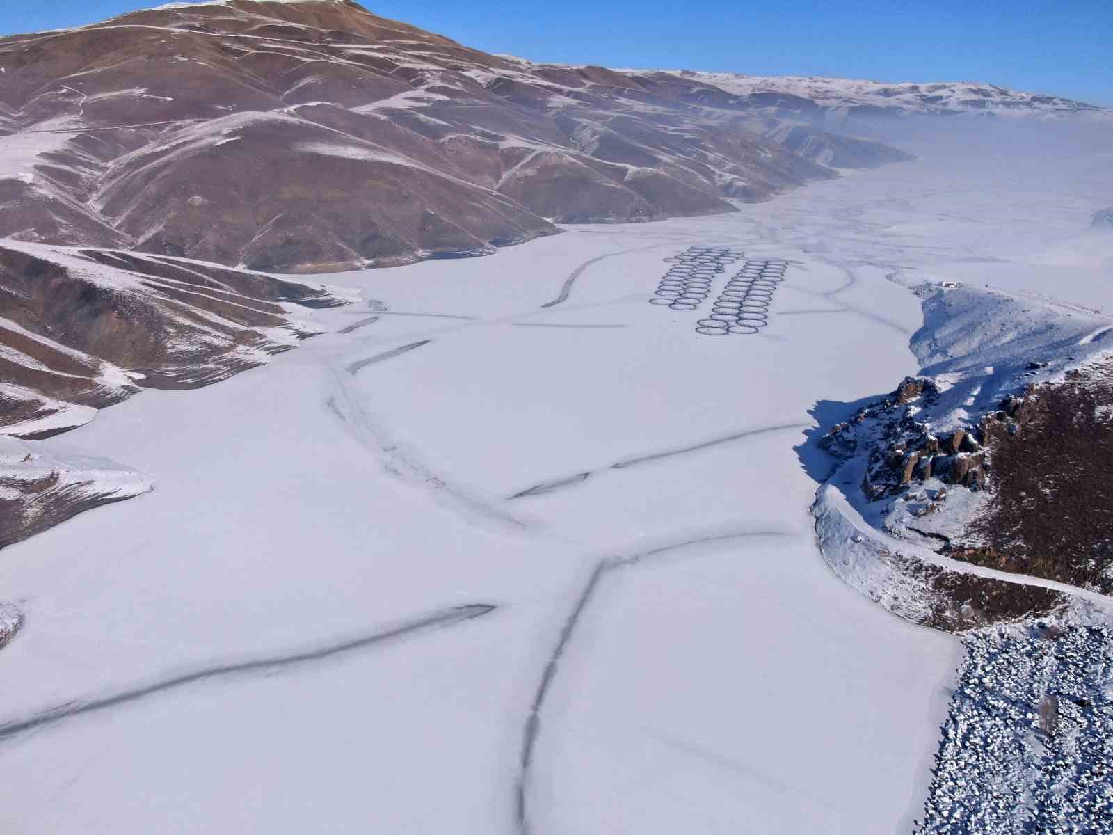 Sibirya soğukları Sarımehmet Barajı’nı dondurdu