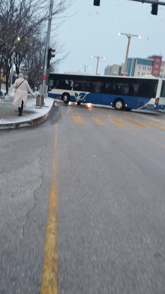 Elazığ’da gizli buzlanma kazalara yol açtı: 4 yaralı