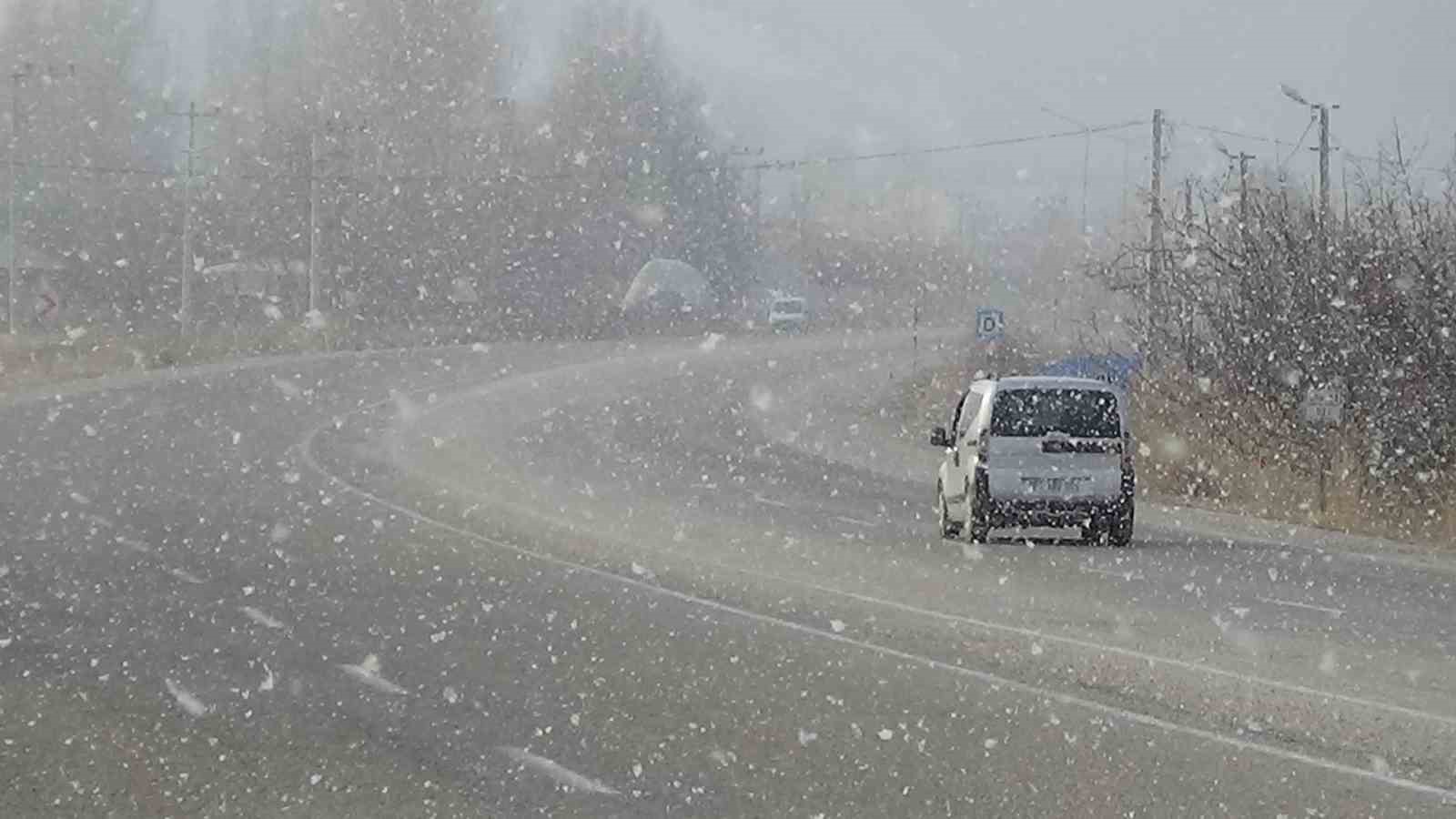 Van’da kar yağışı etkili oldu