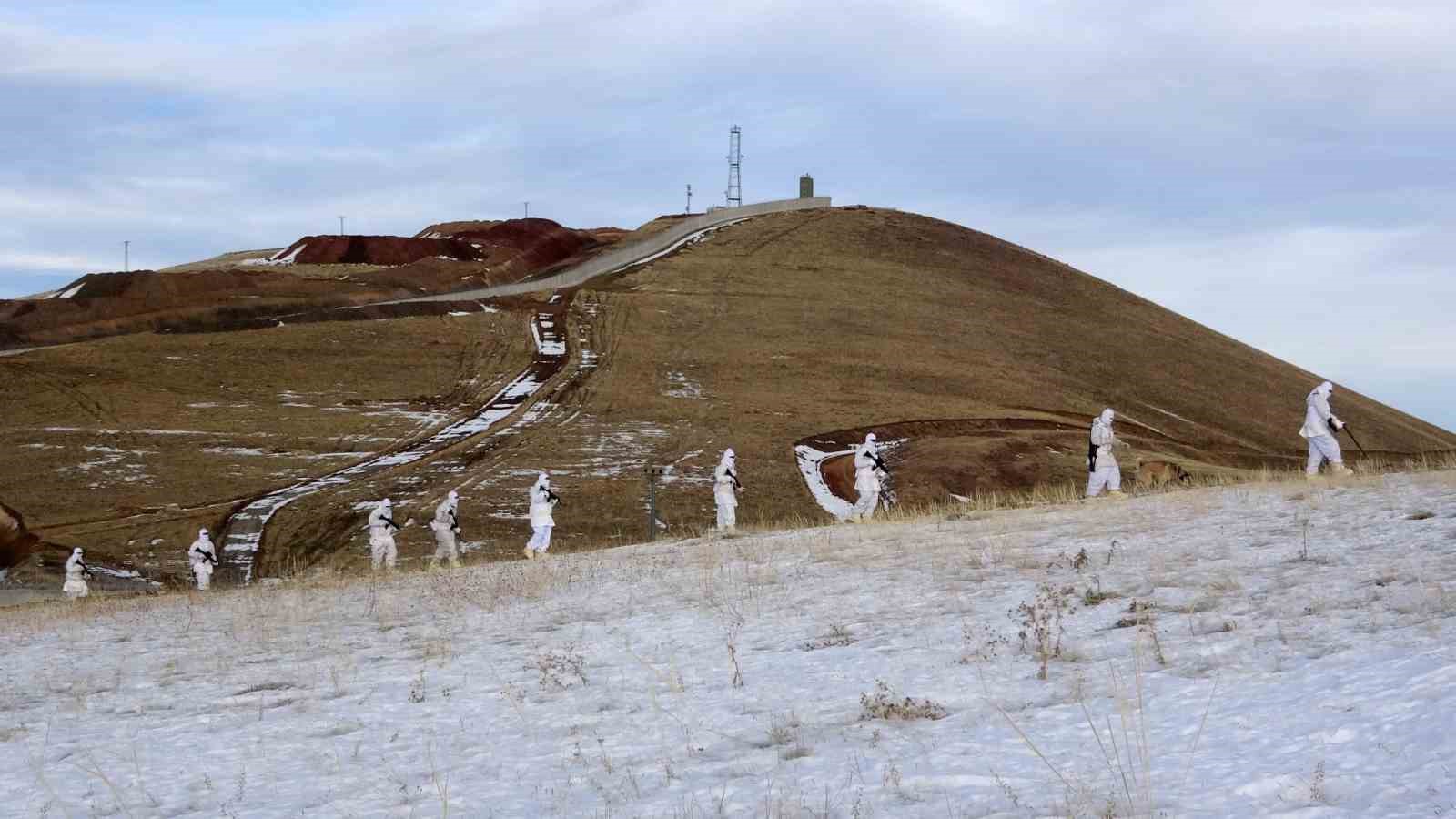 Van-İran sınırında inşa edilen duvarın 182 kilometresi tamamlandı