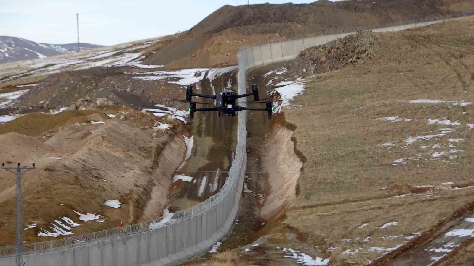 Van-İran sınırında inşa edilen duvarın 182 kilometresi tamamlandı