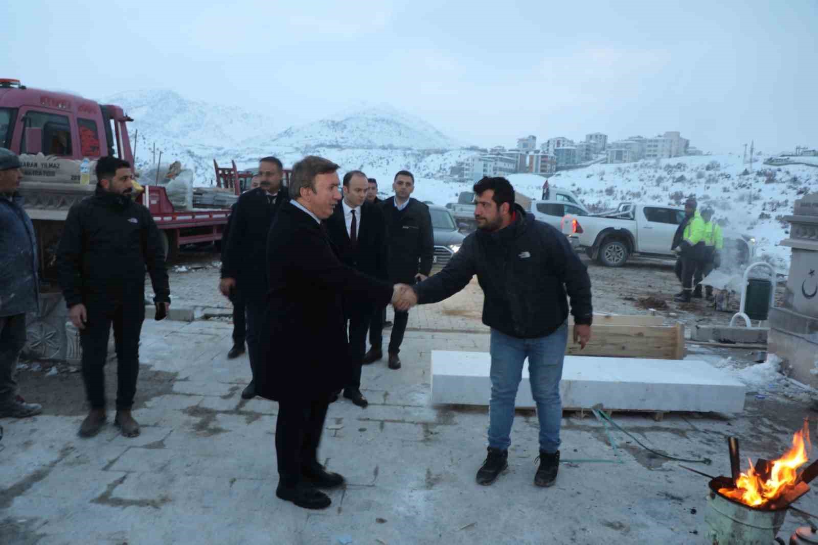 Maden kazasında vefat eden işçiler için anıt yapıldı