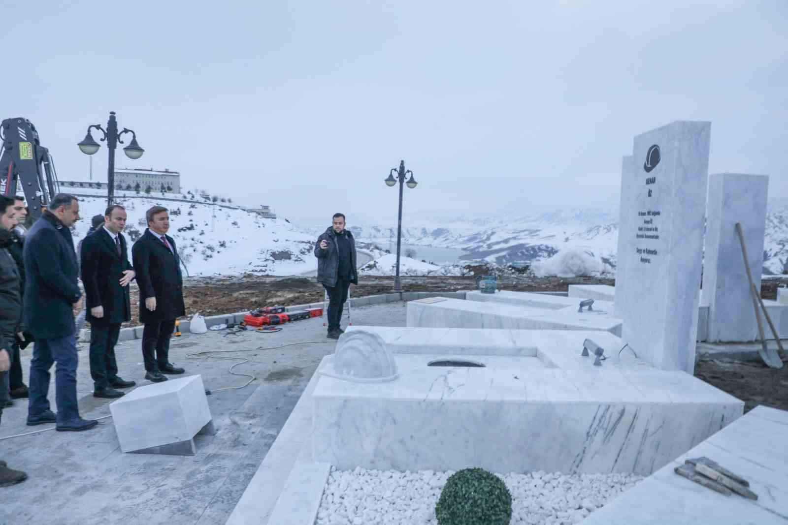 Maden kazasında vefat eden işçiler için anıt yapıldı