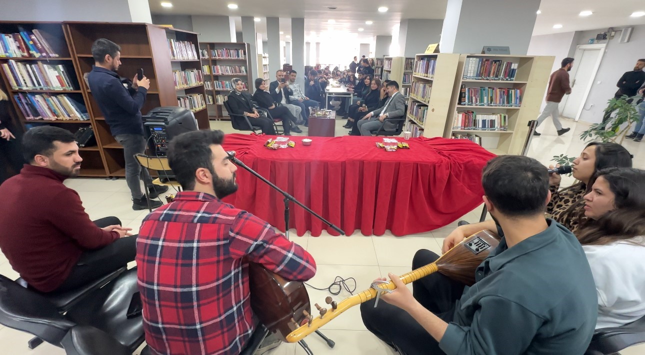 Sınavlara hazırlanan öğrencilere ders arası müzik