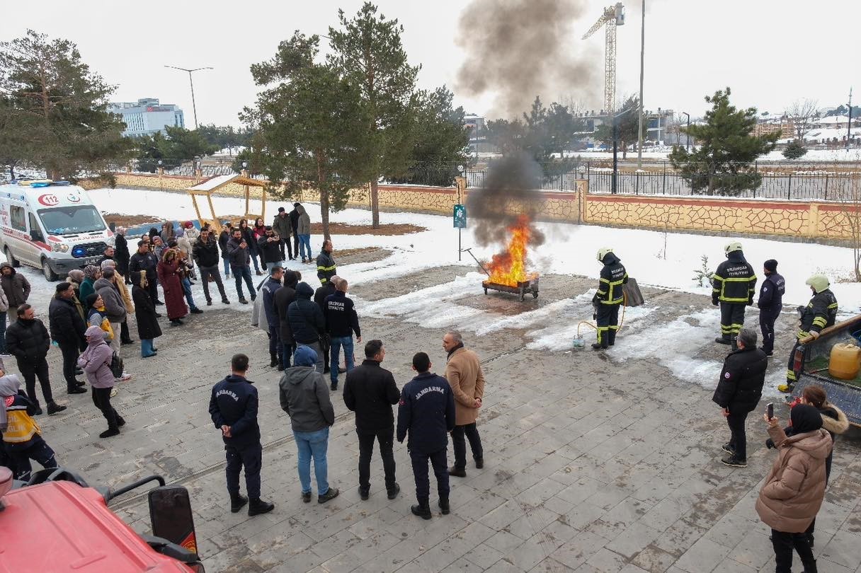 112 Acil Çağrı Merkezi çalışanlarına yangın eğitimi verildi