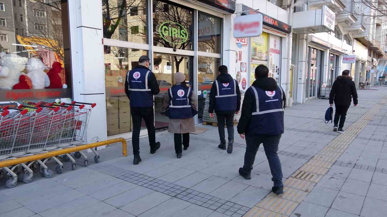 Van’da Ramazan ayı öncesi market denetimi