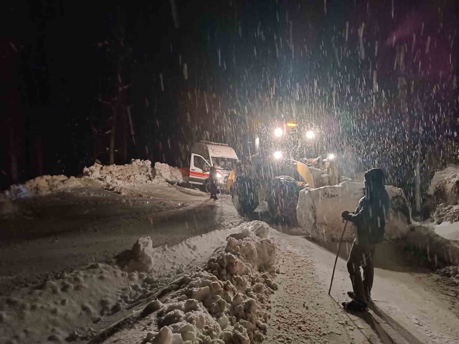 Yüksekova’da ekipler koah ve astım hastası için seferber oldular