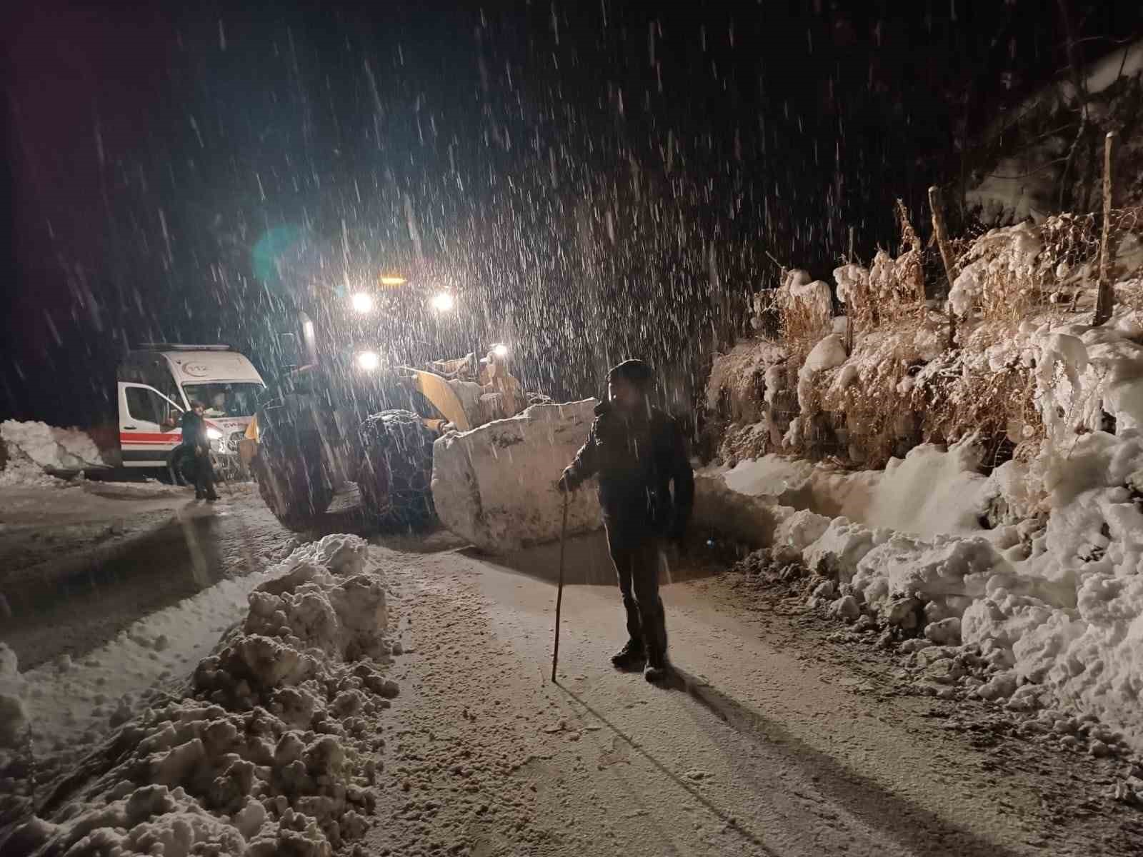 Yüksekova’da ekipler koah ve astım hastası için seferber oldular