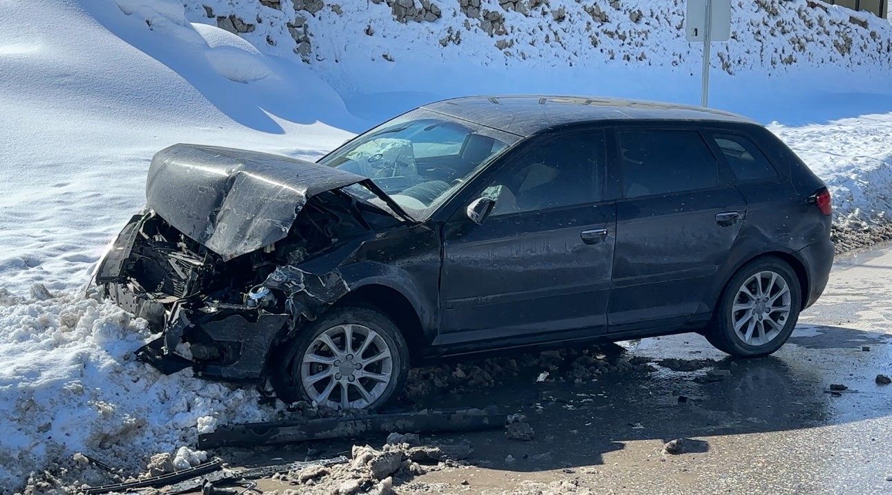 Yüksekova’da trafik kazası: 2 yaralı